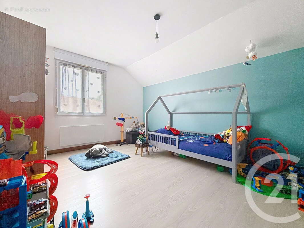 Maison à SAINT-PARRES-AUX-TERTRES