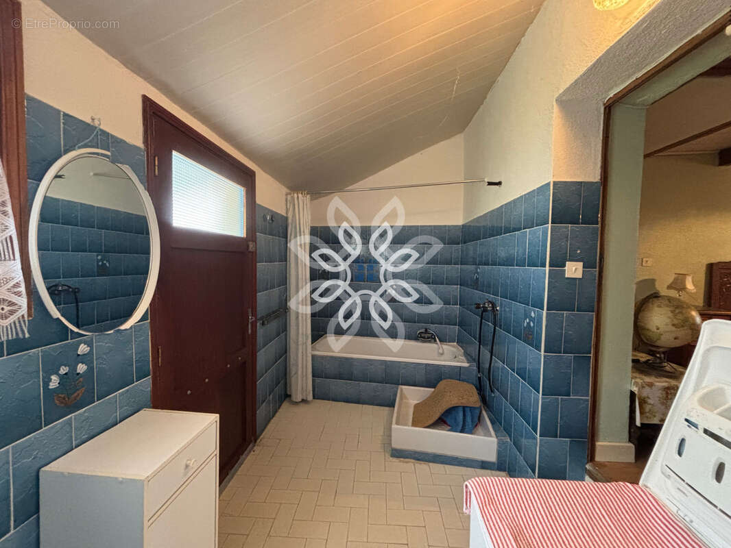 Maison de caractère à rénover   Environnement calme - photo 11