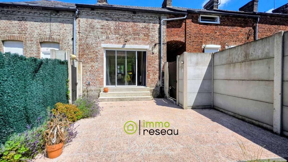 Maison 64 m² à Hirson  - photo 2