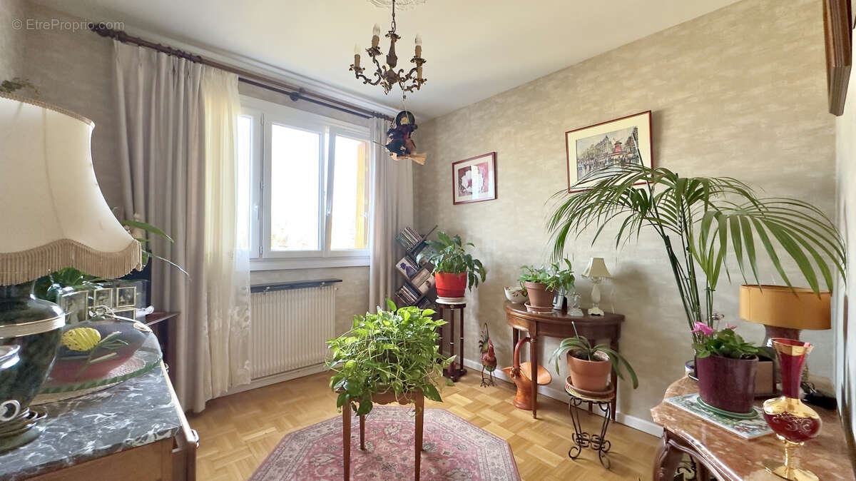 Appartement à SAINTE-FOY-LES-LYON