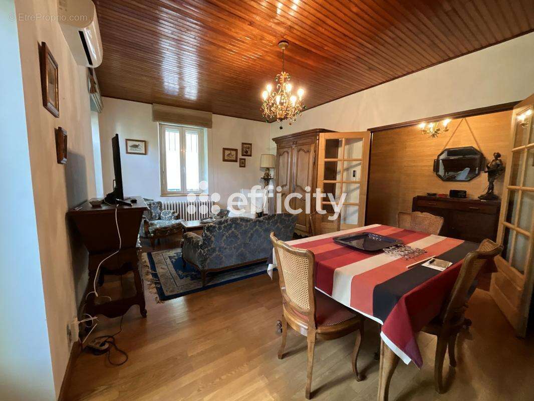 Appartement à PRIVAS