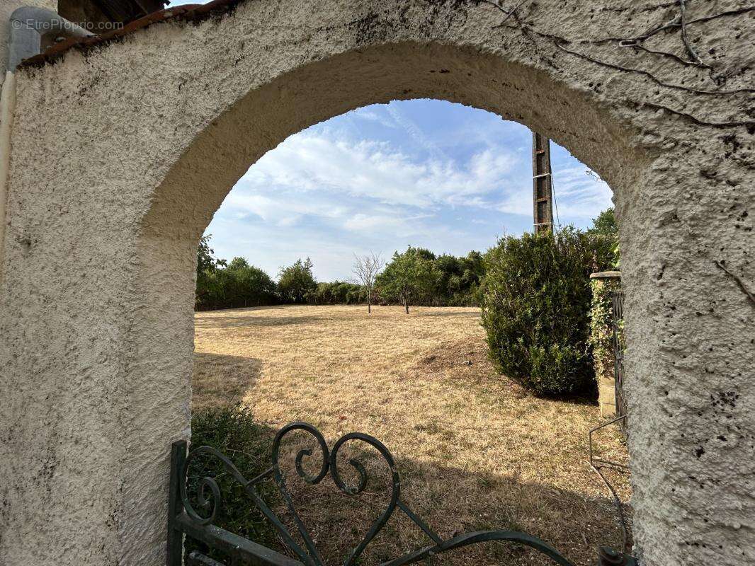 Maison de village 2 chambres, avec dépendances et grand jard - photo 16