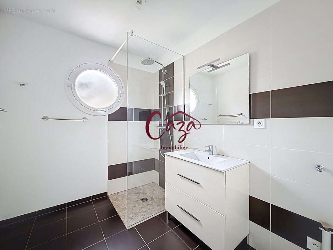 Maison à FARGUES-SAINT-HILAIRE