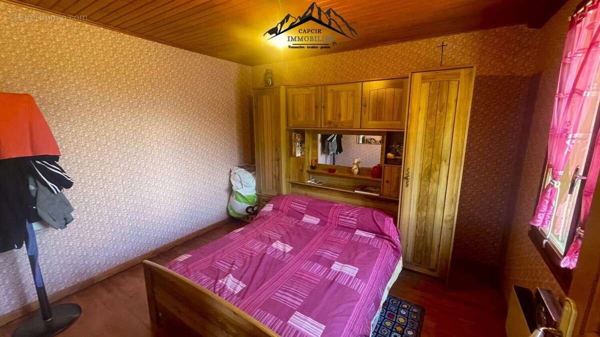 Maison 4 faces en pierre avec jardin - AYGUATÉBIA-TALAU - photo 33