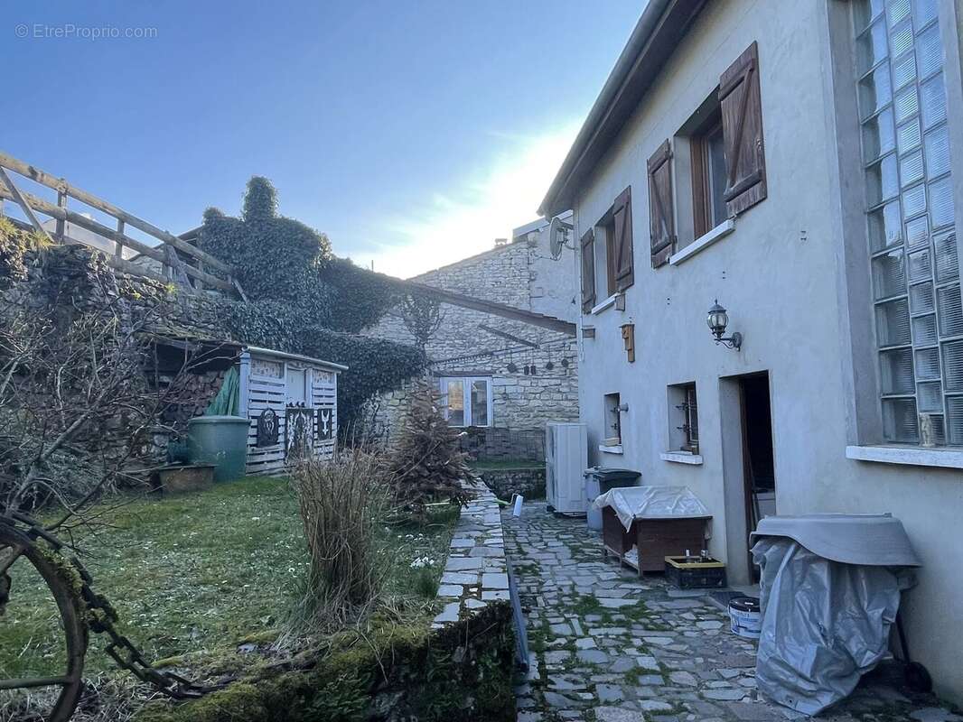 Appartement à SAINT-JOIRE