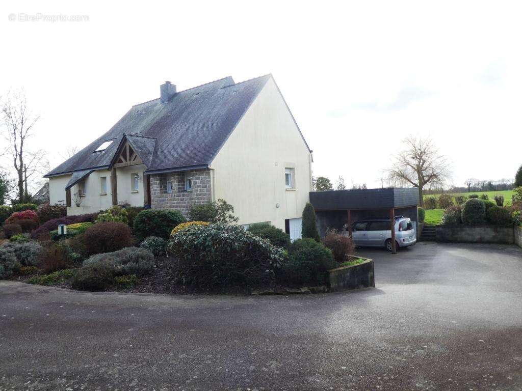 Maison à LOCMALO