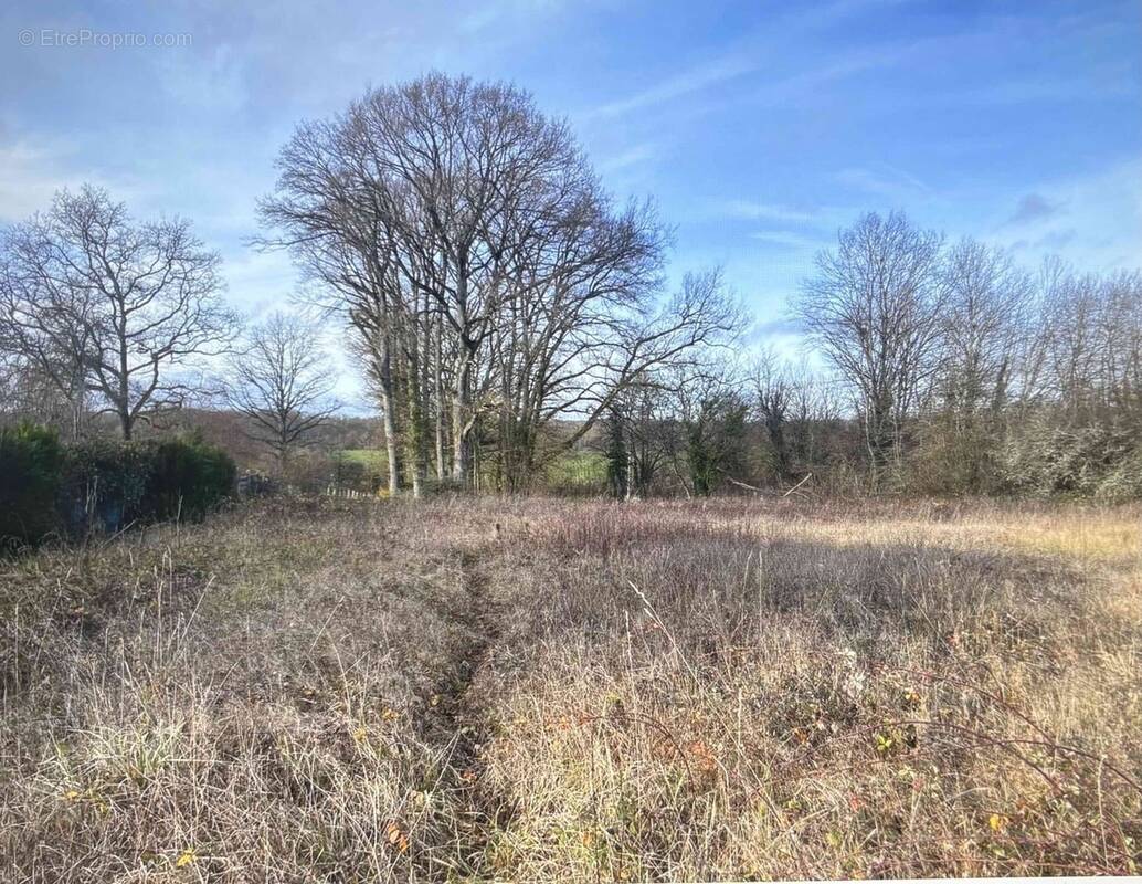 Terrain à ROGNY-LES-SEPT-ECLUSES