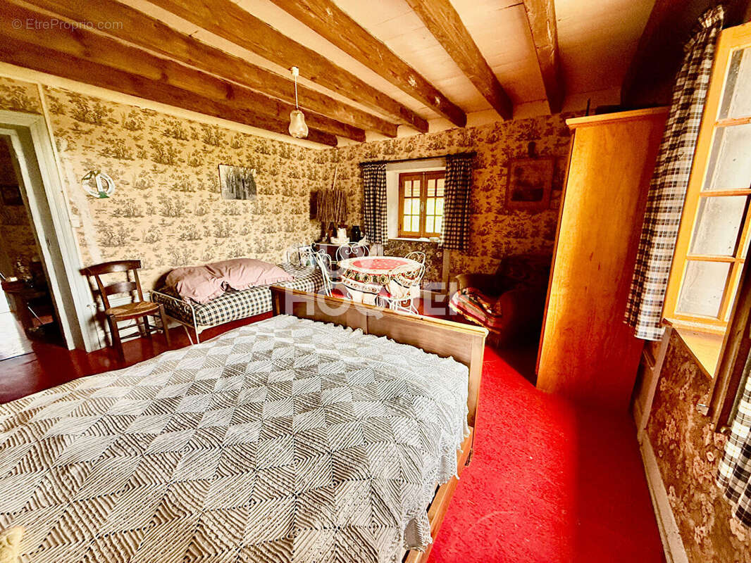 Maison à SERMENTIZON