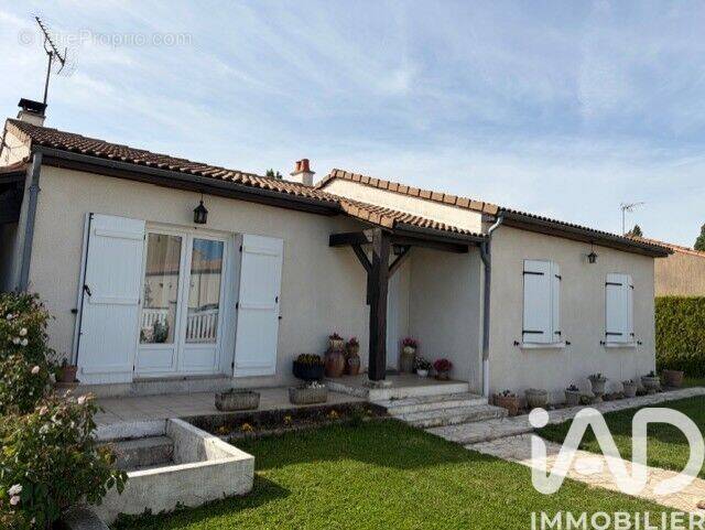 Photo 1 - Maison à VOUILLE