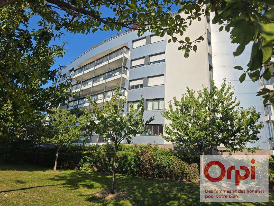 Appartement à ISSY-LES-MOULINEAUX