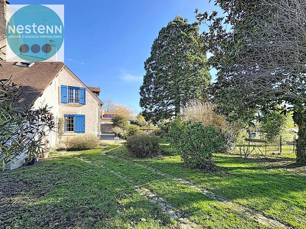 Maison à SAINT-DENIS-DE-L'HOTEL