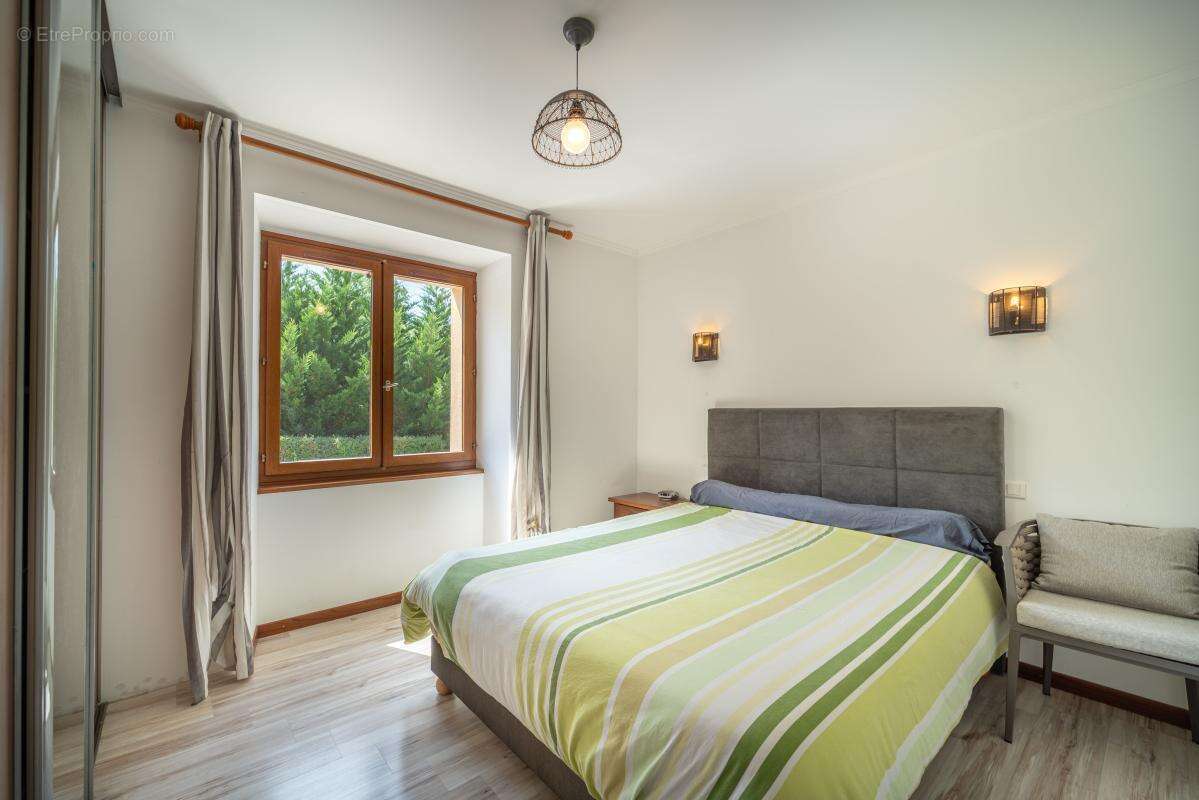 Maison 3 chambres avec grand terrain et prestations de qualité - photo 5