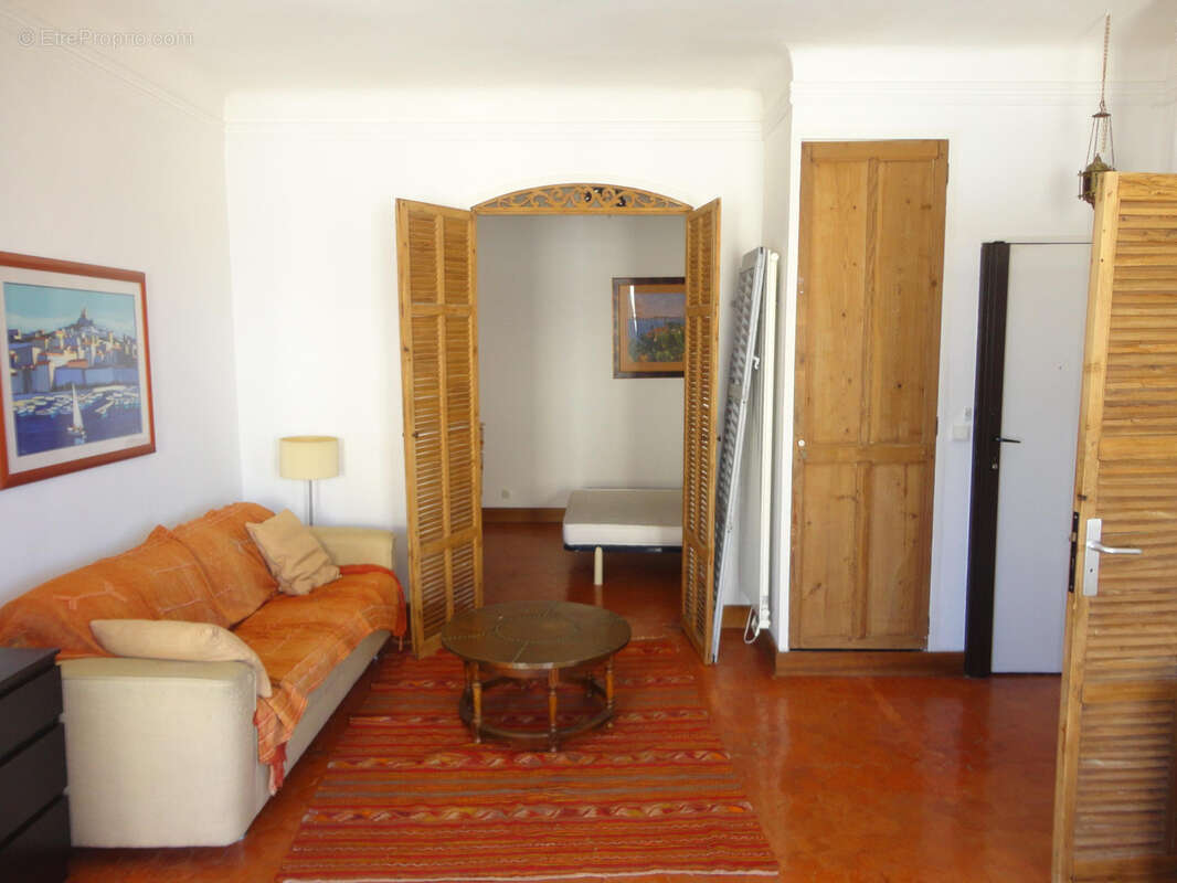 Appartement à MARSEILLE-5E