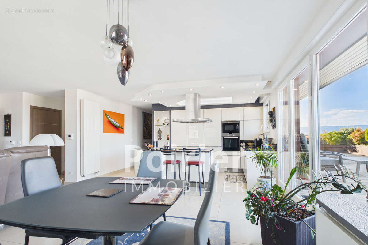 Appartement à SCIEZ