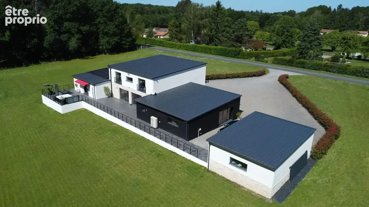 Maison 370 m² à Saint-Estephe  - photo 5