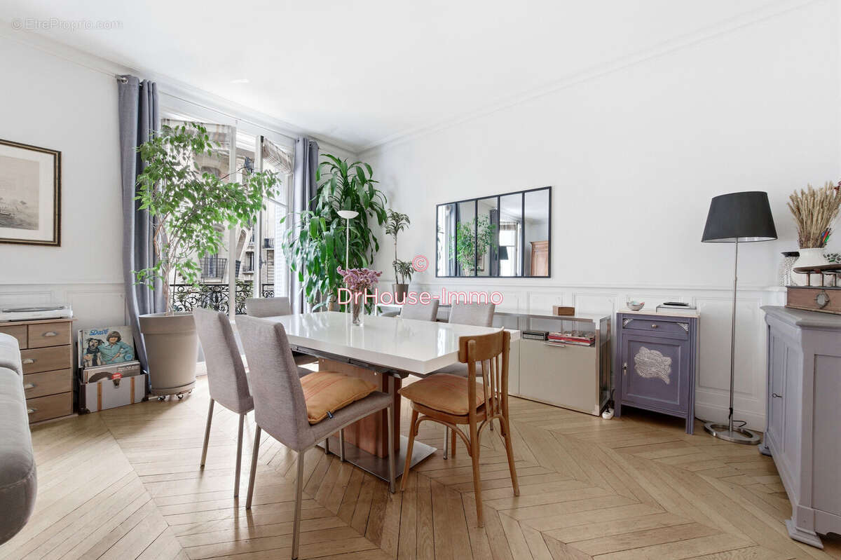 Appartement à PARIS-17E