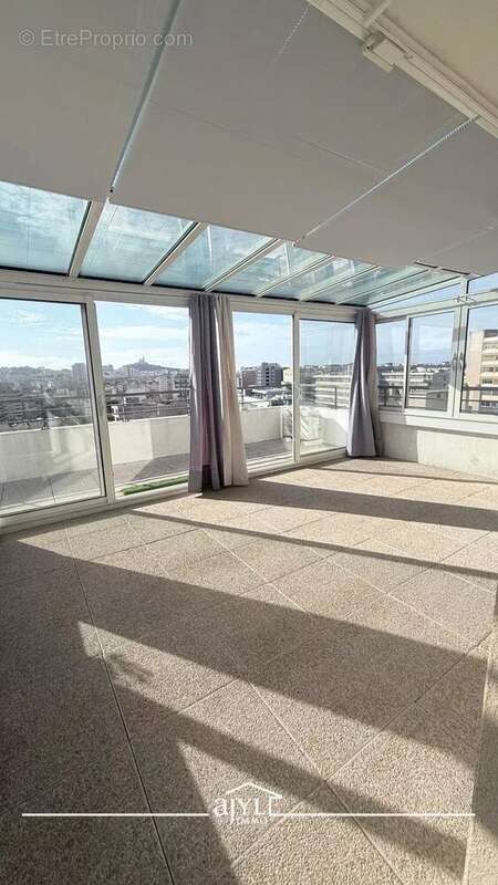 Appartement à MARSEILLE-10E
