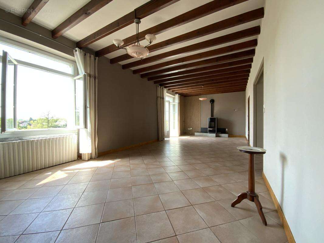 Maison à BESSINES-SUR-GARTEMPE