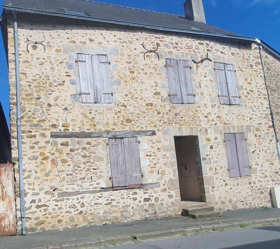 Maison à LA GRAVELLE