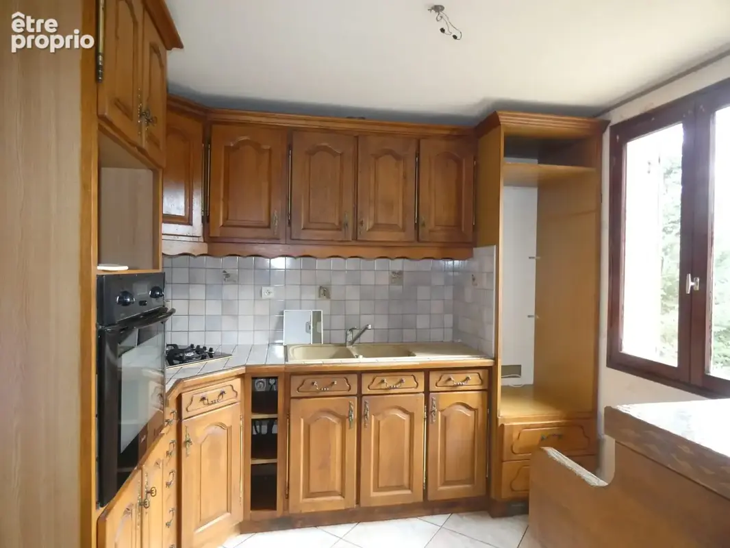 Maison 86 m² à Saint-Yrieix-Les-Bois  - photo 7