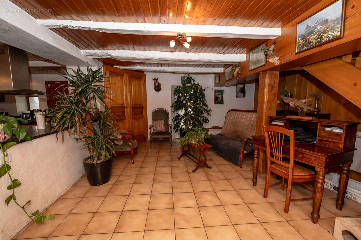 Maison à OUHANS