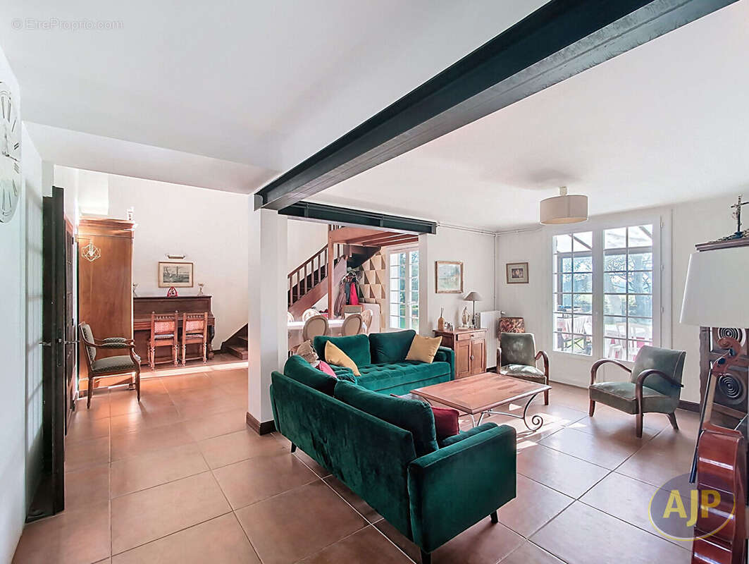 Maison à VIEILLEVIGNE