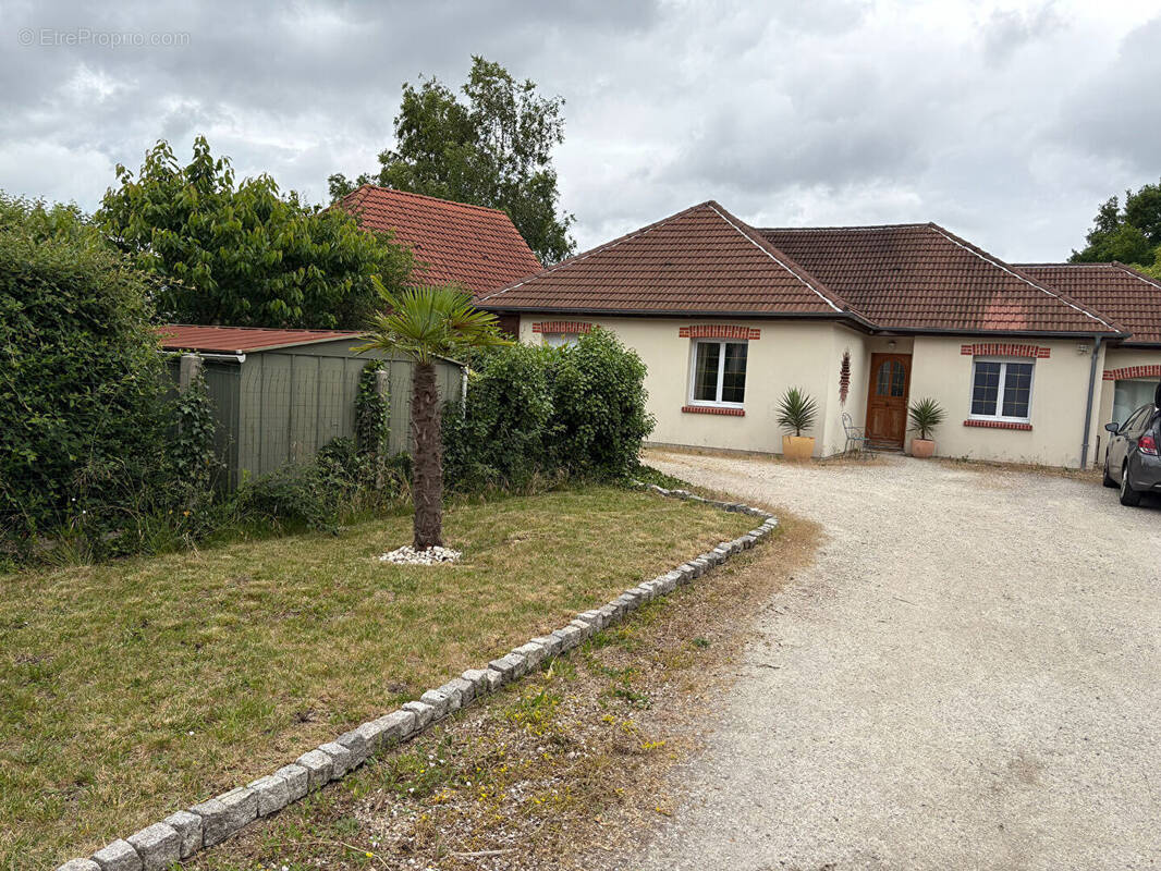 Maison à SAINT-JEAN-DE-LA-RUELLE