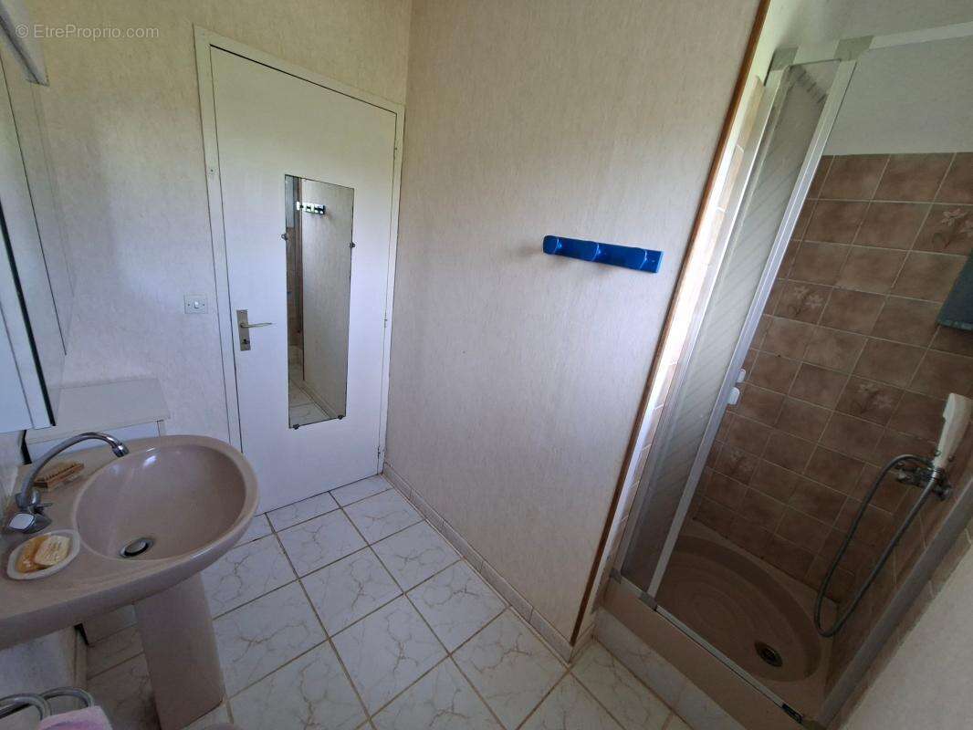 Locquirec secteur Kerboulic – Maison au calme avec beau potentiel - photo 7