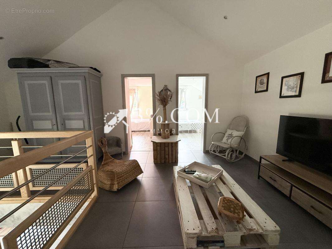 Maison individuelle 6 pièces 4 chambres 182 m2 BELLEFONTAINE - photo 17
