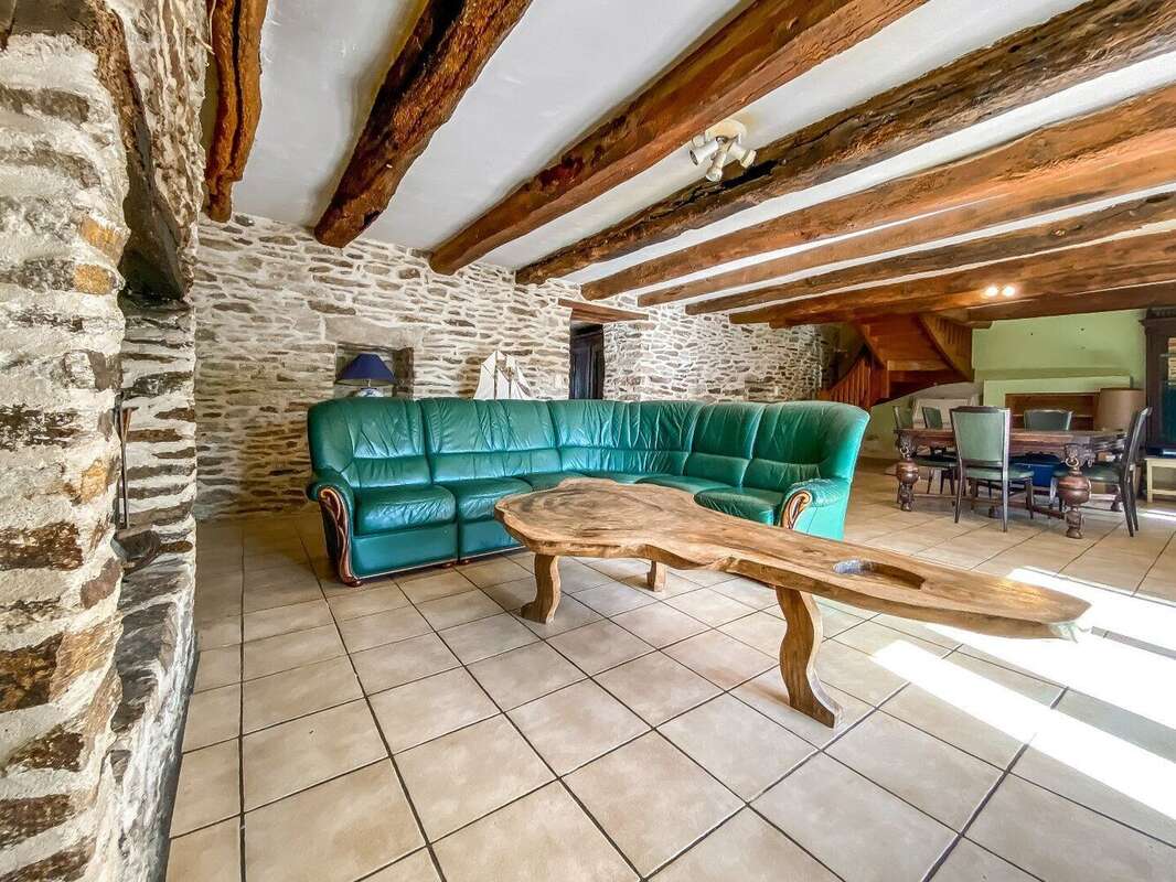 Jolie maison en pierre proche des plages avec grand jardin, puits et dépendance - photo 6