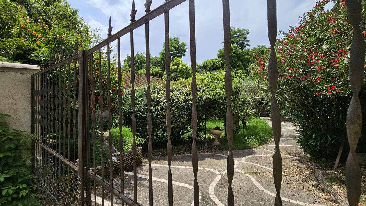 Maison à LE MAS-D'AGENAIS