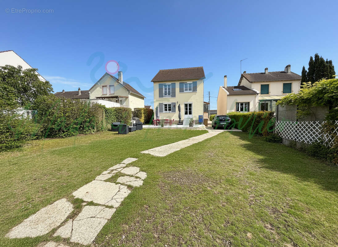 Maison à BONNIERES-SUR-SEINE