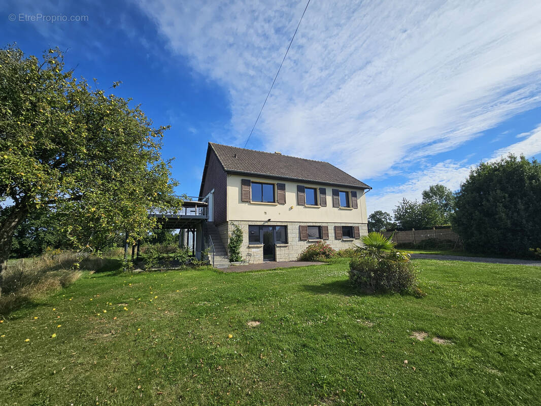 Maison à SAINT-JEAN-DES-CHAMPS
