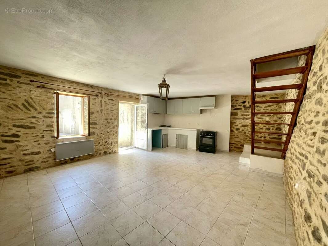 Maison à LAURE-MINERVOIS