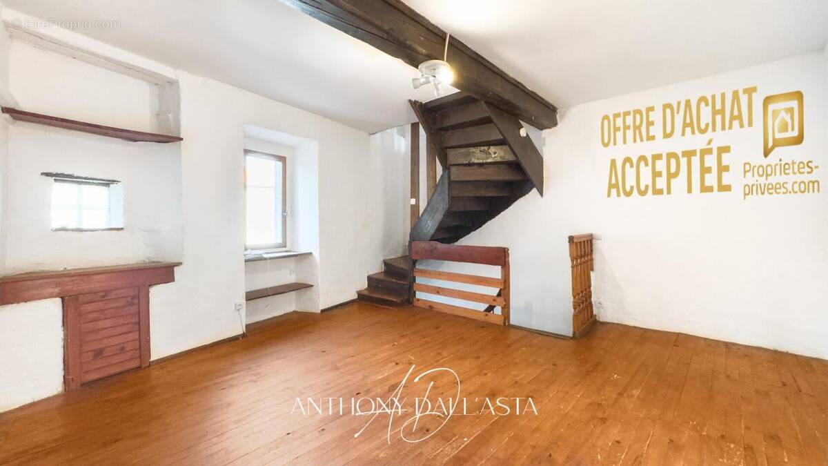 Maison à VILLARDONNEL