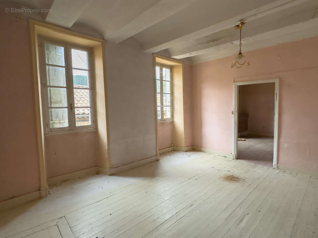 Maison à LARGENTIERE