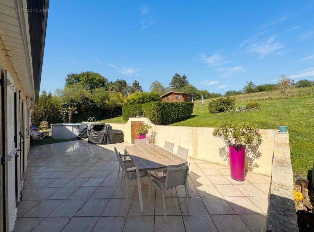 Maison à PONT-SUR-YONNE