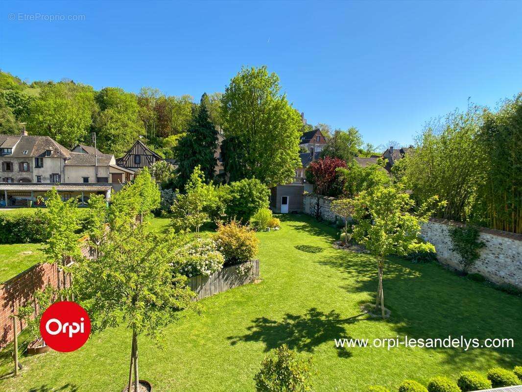 Maison de caractère entièrement rénovée - À Vendre 4 chambres - Bureau - Jardin - photo 17