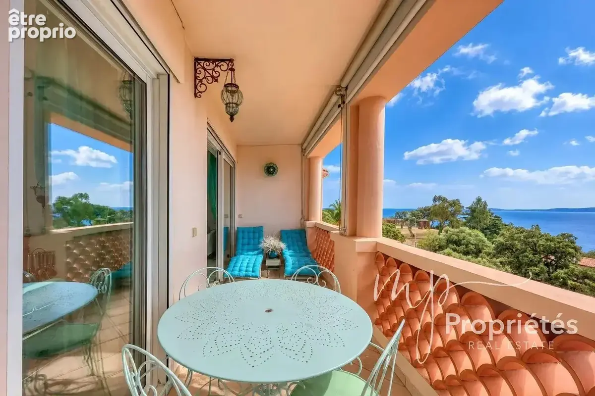 À VENDRE Rayol Canadel sur mer – Appartement de charme au dernier étage – Vue mer – Plage et village à pied. - photo 10