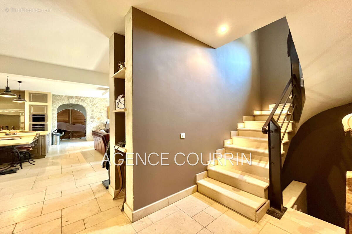 Maison à LE BAR-SUR-LOUP