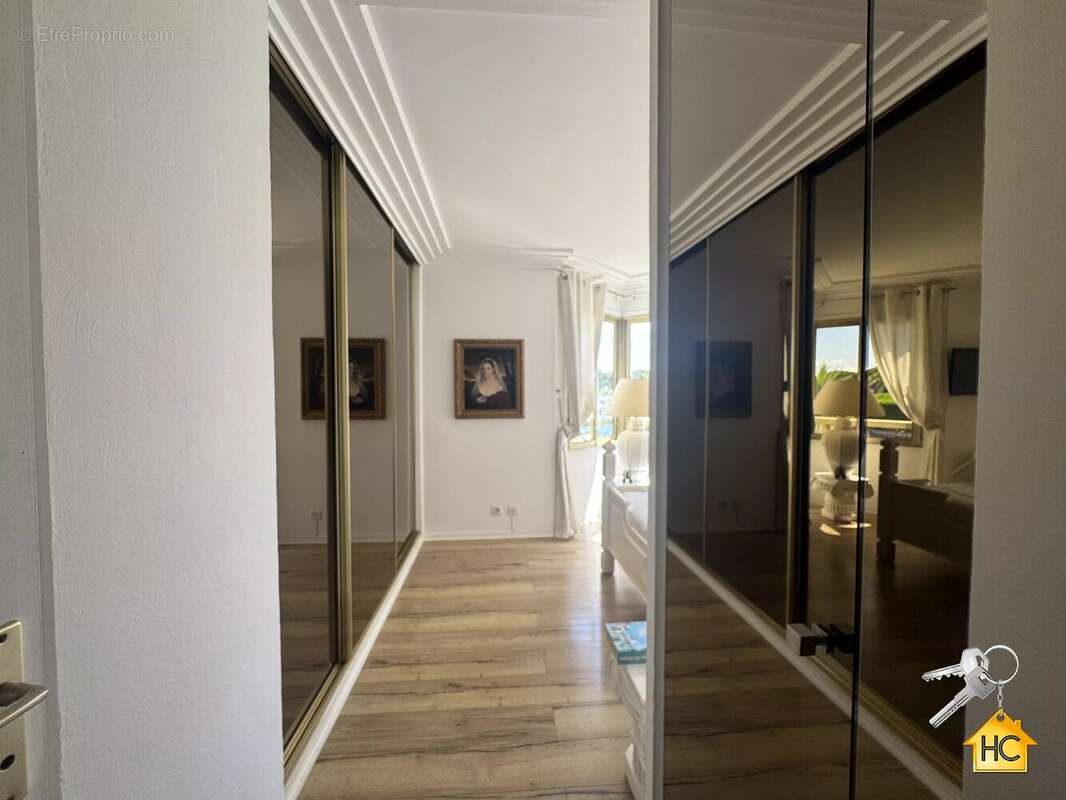 Appartement à MANDELIEU-LA-NAPOULE