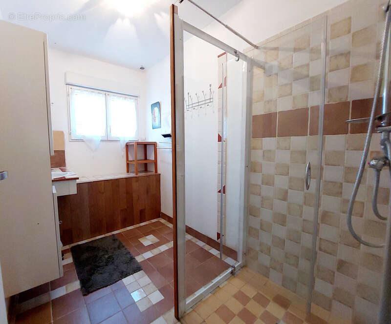 Maison de plain-pied rénovée avec piscine, terrasse couverte de 50 m² et chalet indépendant – Périgord Noir - photo 21