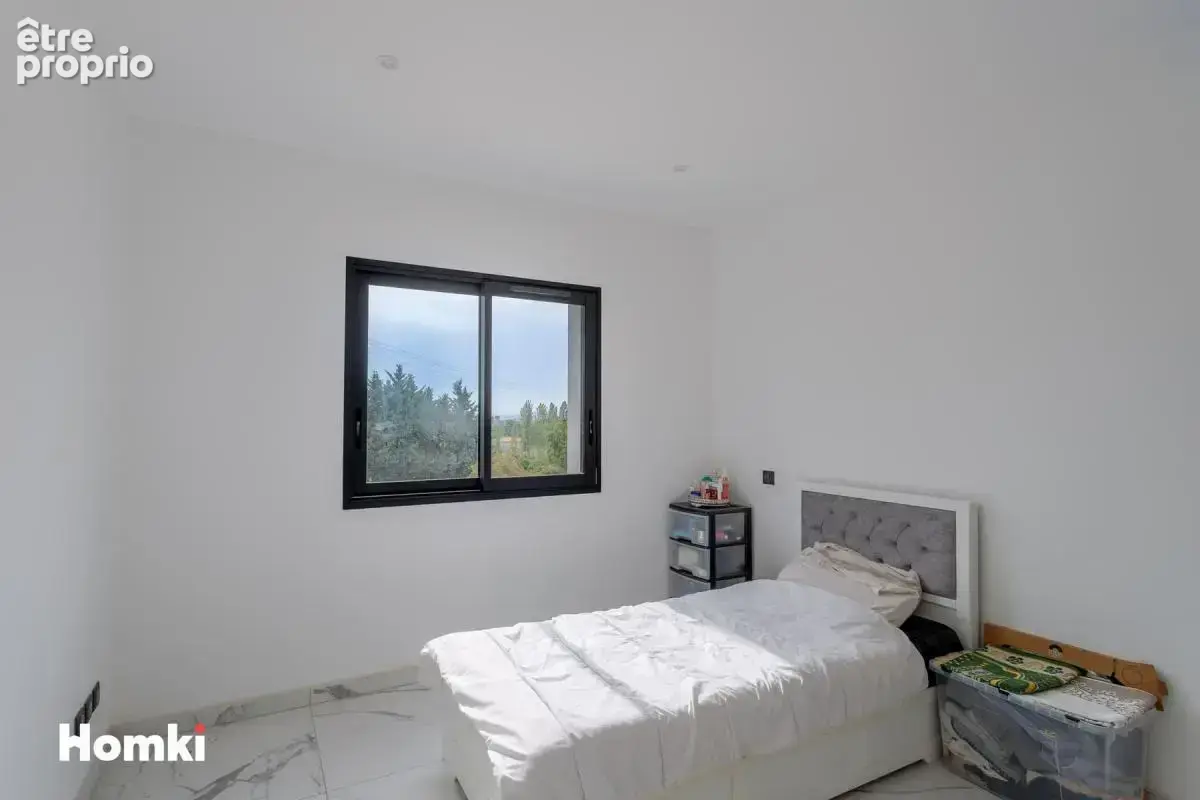 Maison contemporaine de 140 m2 sur terrain de 866 m2 - photo 10