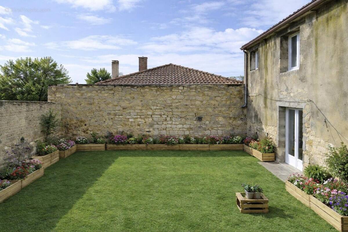 Photo 1 - Maison à ANGOULEME
