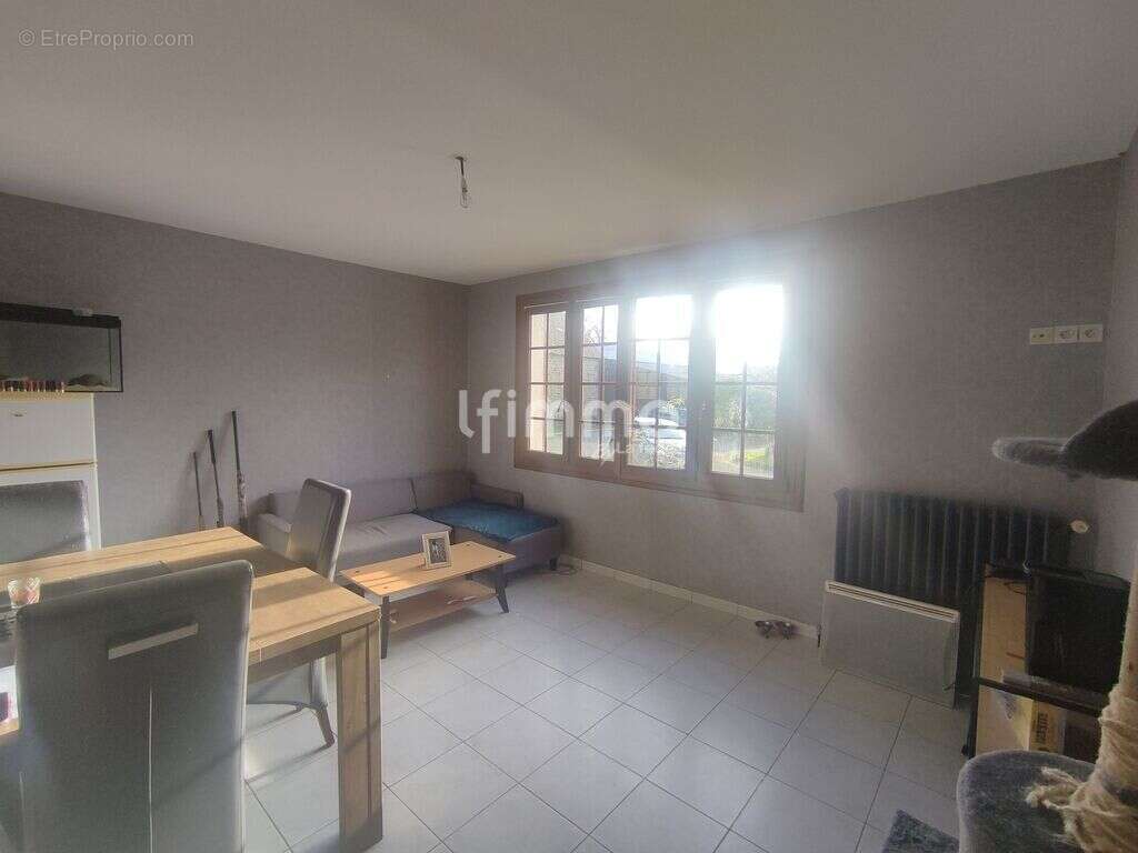 Maison + longère en pierre à rénover – Terrain de 9 000 m² avec - photo 3