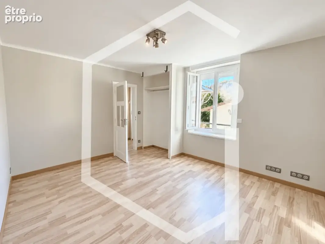 Maison familiale en centre-ville de Cosne-Cours-sur-Loire - photo 8