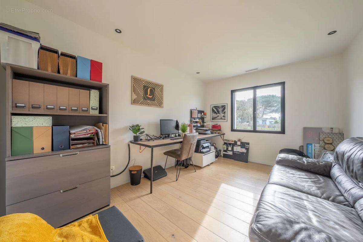 Maison à AMBARES-ET-LAGRAVE