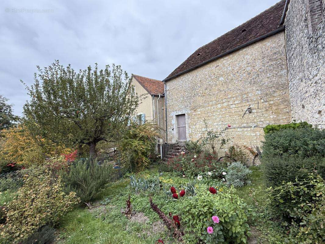 Maison traditionnelle au coeur du village de Mauves sur Huisne - photo 16