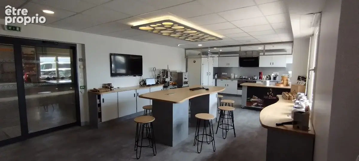 Commerce 880 m² à vendre à Saint-Donat-Sur-L'herbasse (26260) - photo 6