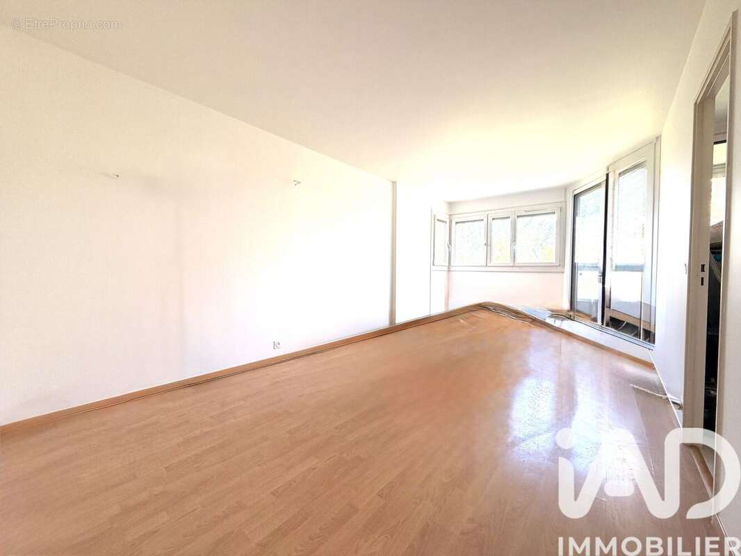 Photo 2 - Appartement à CHAMPS-SUR-MARNE